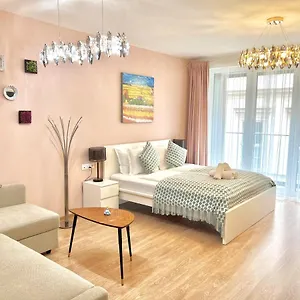  Apartment Mm D