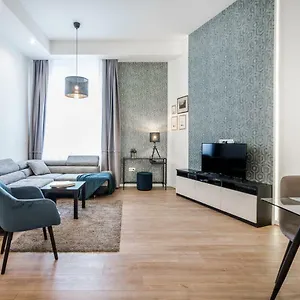 Appartamento Bpr Thrill Design With A/c, Budapest