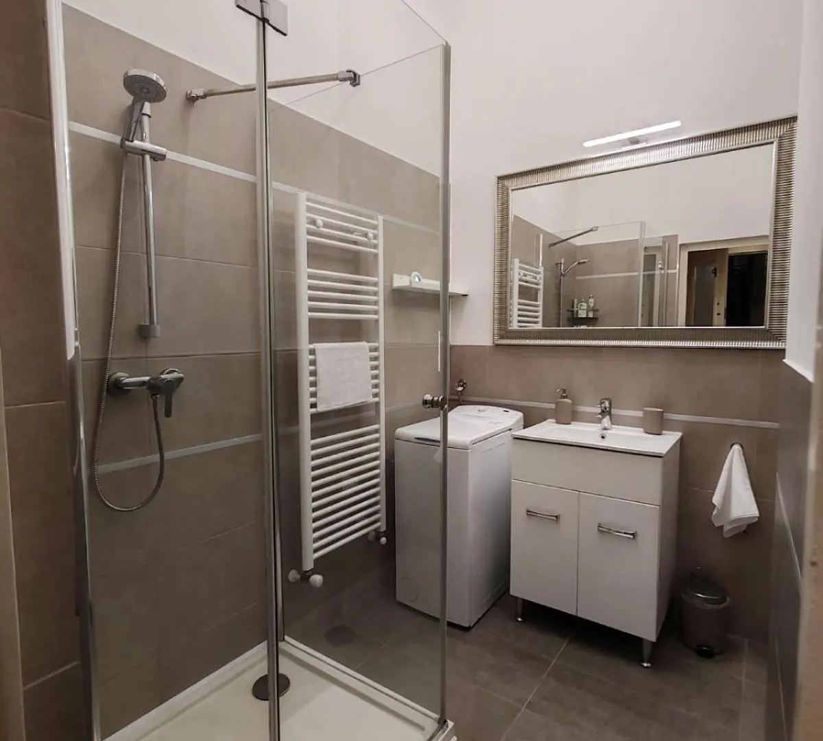 Danube 3 Bedrooms Budapest Apartment